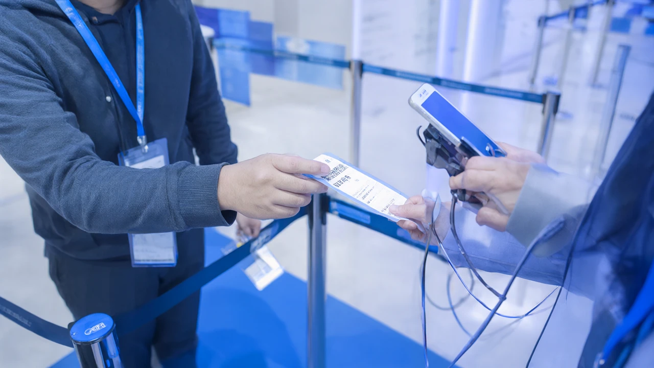 展会报名小程序开发多少钱?报名、票证、签到与数据统计如何分档报价? 展会报名小程序开发多少钱?报名、票证、签到与数据统计如何分档报价?